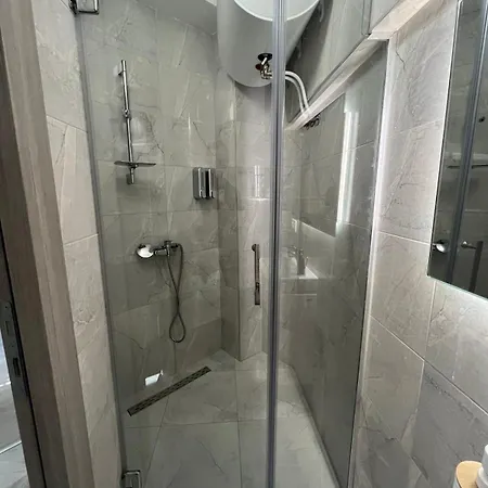 Free Parking Square Vanilla 3* سكوبجي